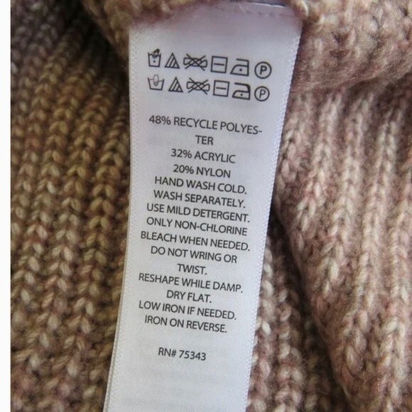 Cupcakes & Cashmere sweater - Picture 12 of 12